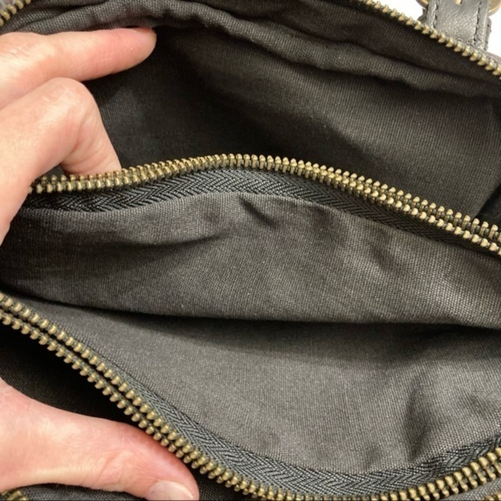 Liebeskind Berlin quilted black leather triple zipper bag - Picture 4 of 6